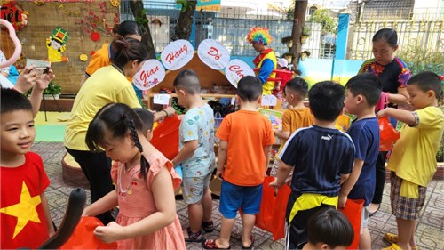 Trường MN 25B tổ chức Hội chợ xuân Giáp Thìn 2024