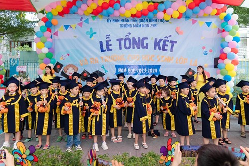 Lễ tổng kết và ra trường cho học sinh khối Lá năm học 2023-2024