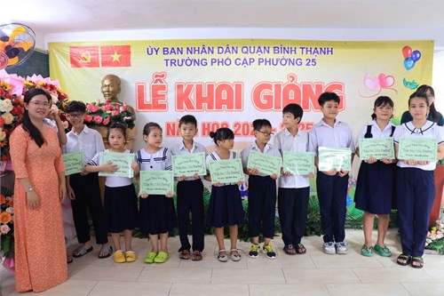 Trường MN 25B dự Lễ Khai giảng tại Trường Phổ cập phường 25