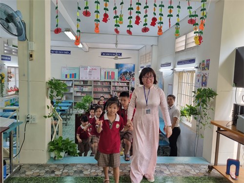 Trường Mầm Non 26 tổ chức cho trẻ 5 tuổi tham quan trường Tiểu học Chu Văn An