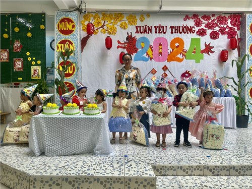 Sáng hôm nay, ngày 02/02/2024 nhà trường tổ chức sinh nhật cho các bé trong tháng 1 và 2