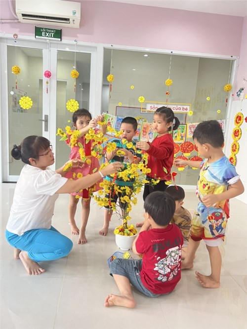 Hoạt động của lớp Lá 1