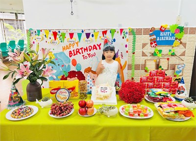 👩‍🍳🧑‍🍳Bé làm bánh mì 🥪🥪🥪sandwich kẹp chả ,rau sa lach,xốt majone 🥫
##Hưởng ứng tuần lễ dinh dưỡng và phát triển🥕🥦🥬🌽
🌈🌈🌈Chúc mừng sinh nhật bé yêu, chúc các bé sinh nhật thật vui ,những em bé ngoan của ba mẹ🎂🎂🍰🍰
## Sinh nhật tuổi lên 🖐️🖐️
## Lớp Lá 3