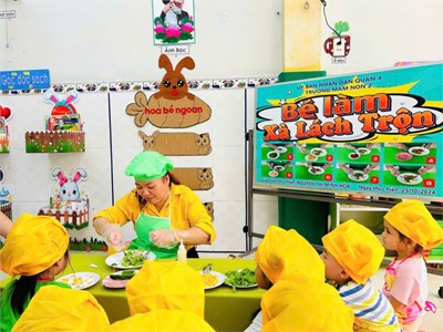 Hoạt động cô Minh Hòa tổ chức cho các bé lớp Mầm 2