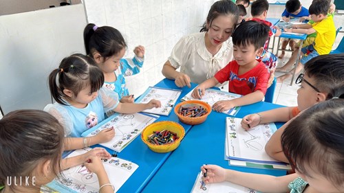Giờ học của lớp Chồi 3