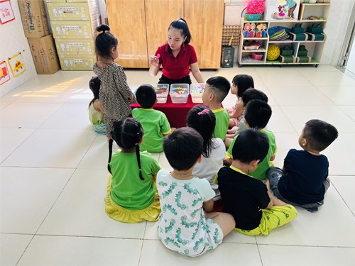 Hoạt động khám phá của lớp Mầm 4