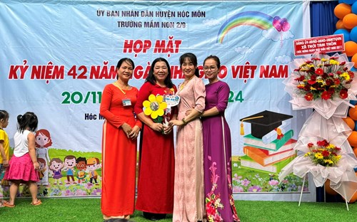 Trường mầm non 2/9 tổ chức họp mặt kỷ niệm 42 năm ngày nhà giáo việt nam 20/11/2024