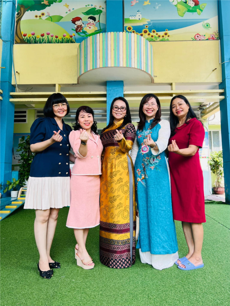 Nhân dịp đầu năm mới đến thăm và chúc Tết CB-GV-NV vào đầu năm mới 2024💕💐💐