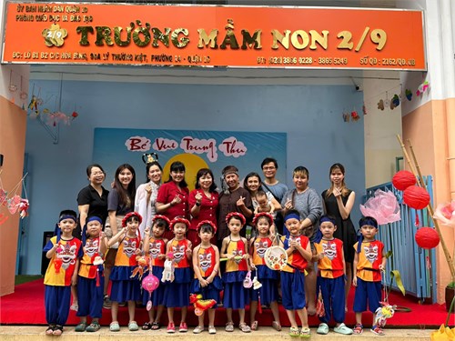 Bé vui trung thu