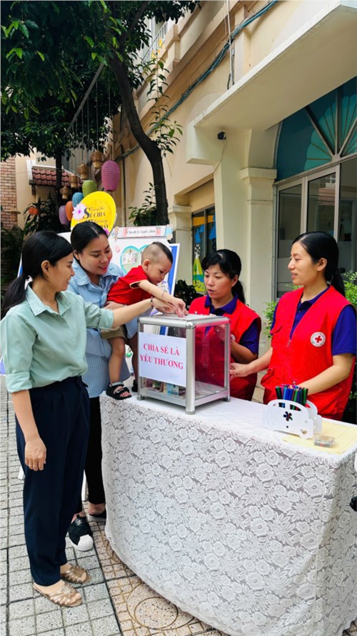 Trường mầm non 30-4 quyên góp hỗ trợ đồng bào bị ảnh hưởng bởi cơn bão yagi