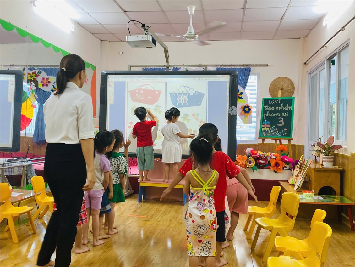 LQVT: Tạo nhóm trong phạm vi 3 - Lớp 4-5 tuổi (1)