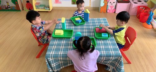 Hoạt động   Xếp Ngôi Nhà  