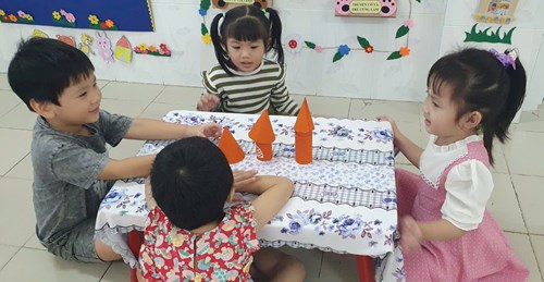 LQVT: So sánh chiều cao 3 đối tượng - Lớp 4-5 tuổi (2)