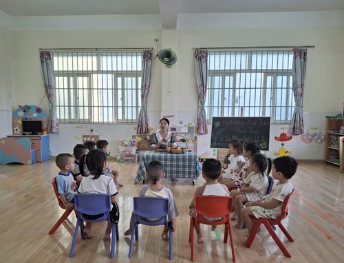 Đề tài: NHẬN BIẾT QUẢ TÁO. Lớp: 3-4 tuổi(2)
