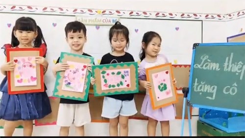 PTTM: Làm thiệp tặng cô - Lớp 4-5 tuổi (2)