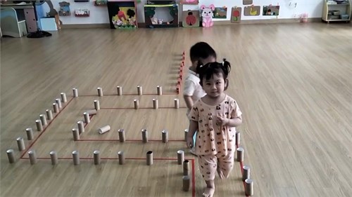 Thể dục: Đi Theo Đường Gấp Khúc