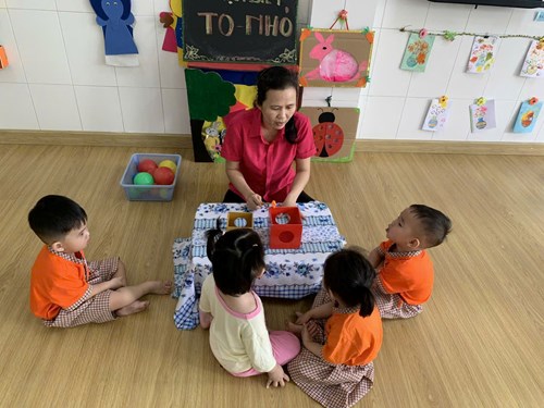 Đề Tài: Nhận Biết Phân Biệt To - Nhỏ. Nhóm Nhà Trẻ ( 24 -36 tháng)