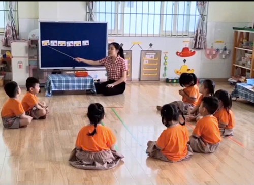 Đề tài: XẾP XEN KẼ.Lớp: 3-4 tuổi(2)