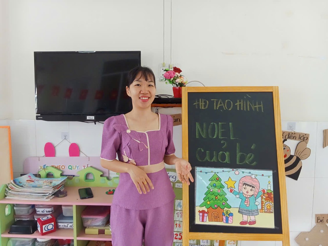 Hoạt động tạo hình:   Vẽ Noel của bé  - Lớp 5-6 tuổi(2)