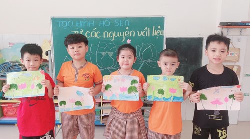 Hoạt động tạo hình:   Tạo hình hồ sen từ các nguyên vật liệu  - Lớp Lá 1
