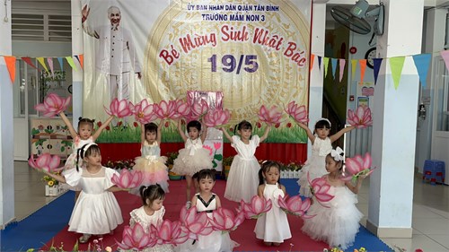 Lễ hội  Bé mừng sinh nhật Bác Hồ  - Phân hiệu 2