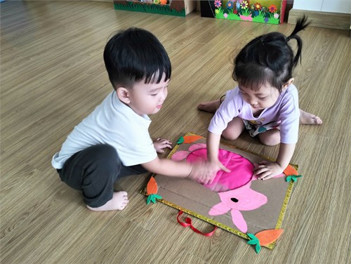 Đề tài: Bé Chơi Với Màu