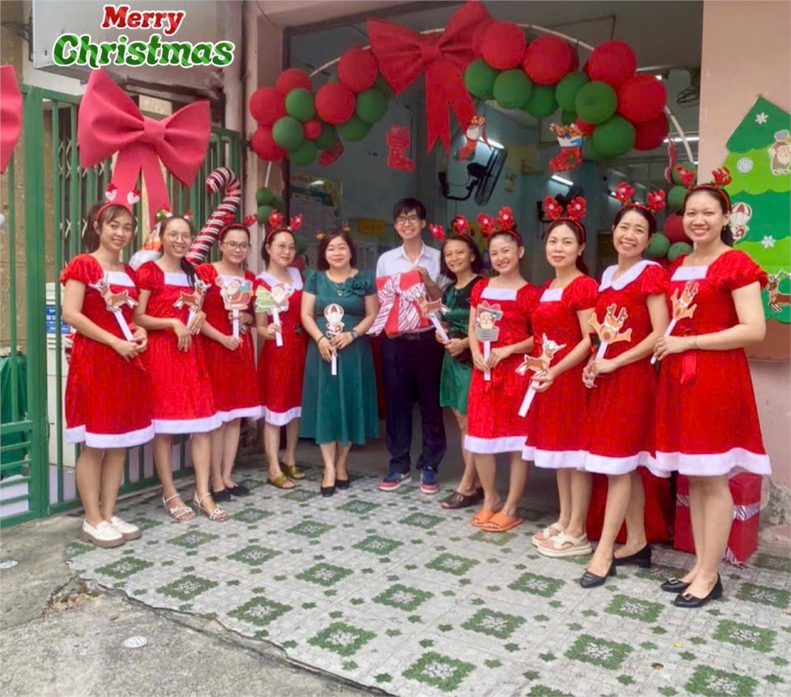 Nhà trường tổ chức lễ hội Noen
