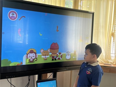 Bé tìm hiểu luật giao thông đường bộ