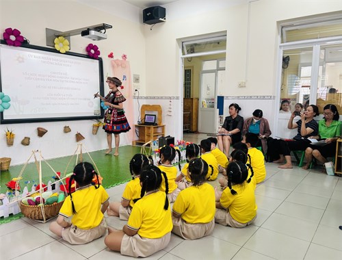 Trường Mầm non 4 tổ chức chuyện đề“ Tổ chức hoạt động giáo dục âm nhạc theo tiếp cận đa văn hóa tại trường Mầm non ” năm học 2024-2025