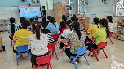 Trường Mầm non 5A, tổ chức cho giáo viên tập huấn  Lập kế hoạch giáo dục    Xây dựng môi trường sư phạm lấy trẻ làm trung tâm   Phòng cháy chữa cháy  năm học 2024 - 2025