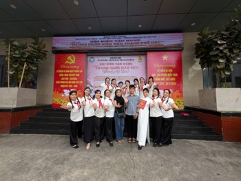 Ngày 10/11/2024 Trường Mầm non 5 đã tham gia Hội diễn văn nghệ Khối trường học quận Bình Thạnh: Chủ đề “Tự hào người giáo viên thành phố Bác”
Chào mừng kỷ niệm 42 năm ngày Nhà Giáo Việt Nam (20/11/1982-20/11/2024), kỷ niệm 95 năm ngày Thành lập Đảng Cộng sản Việt Nam (03/02/1930-03/02/2025) và 50 năm ngày Giải phóng Miền Nam thống nhất đất nước (30/4/1975-30/4/2025)