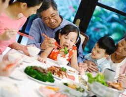 Dinh dưỡng hợp lý cho trẻ trong ngày tết - khối lá