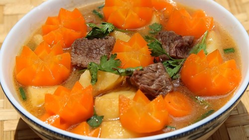 Thịt bò nấu khoai tây, cà rốt, bơ khối Mầm
