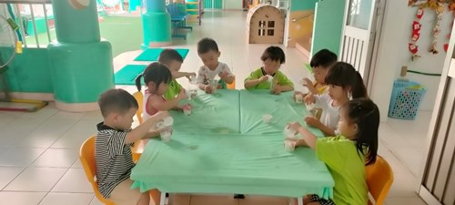Mầm 1 tập làm nội trợ sữa chua trái cây