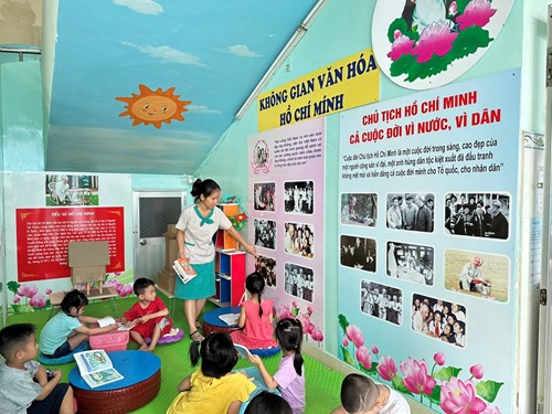 Hoạt động góc không gian văn hóa hồ chí minh