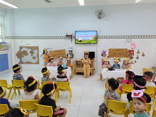 Trường mầm non 5 hưởng ứng tháng an toàn giao thông