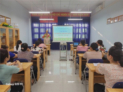 Trường mầm non 5 tập huấn sử dụng thang nâng an toàn và hiệu quả