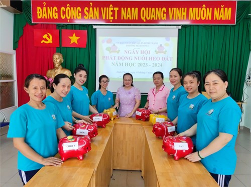 Phát động phong trào  Nuôi heo đất  năm học 2023-2024