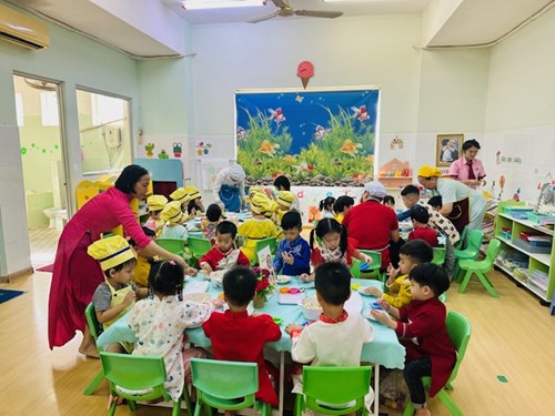 Chào mừng ngày Quốc Té Phụ Nữ 8/3 ba vào bếp với các bé Bambi 2 và cùng thực hiện món cơm bento và cơm cuộn