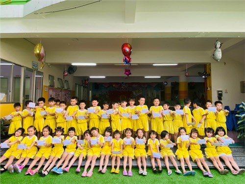 Gửi thiệp cho ba mẹ