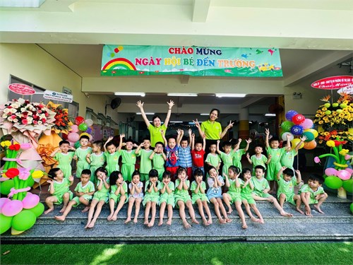 Chào mừng năm học mới:   Đón các bé yêu đến với trường Mầm non 6 thân yêu 