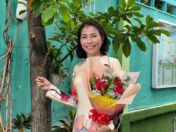 Quyết định bổ nhiệm lại cán bộ quản lý- cô hoàng thị định- giữ chức vụ  phó hiệu trưởng chăm sóc nuôi dưỡng- trường mầm non 6.