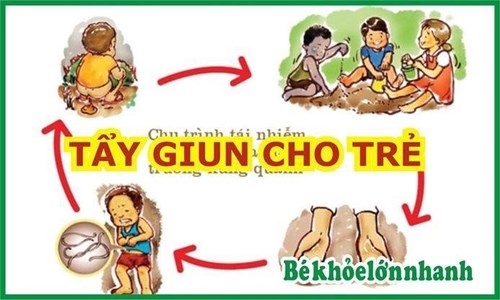 Trường tổ chức tẩy giun cho các bé