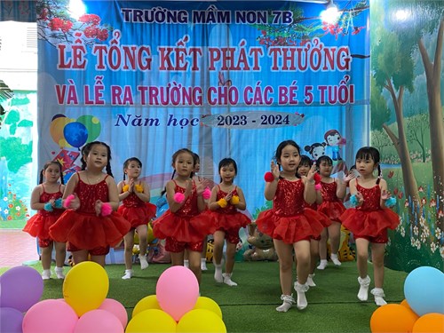 Tiết mục múa  Vui đến trường 
