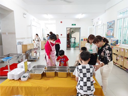 Phòng Giáo Dục kiểm tra hoạt động chuyên môn nuôi - dạy trẻ và công tác vệ sinh an toàn trường học năm học 2023-2024.