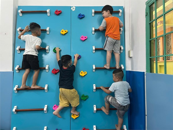 🌈 Trường Mầm Non 8 🌺 Hoạt động phòng thể chất - Lớp Chồi 1