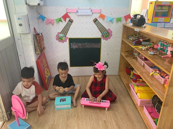 Trường Mầm Non 8 - Giờ vui chơi lớp Chồi 1