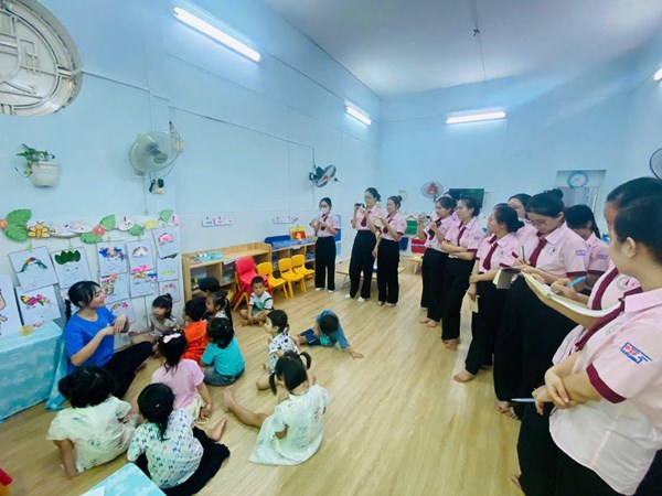 🌈 Trường Mầm Non 8 🌺 Lớp Chồi 2- Cô Thu Giang lên tiết mẫu giờ học tạo hình - đón sinh viên năm 2 Trường ĐHSP rèn luyện nghiệp vụ sư phạm