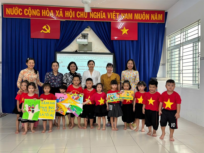 Đón đoàn chấm thi giáo viên giỏi cấp quận