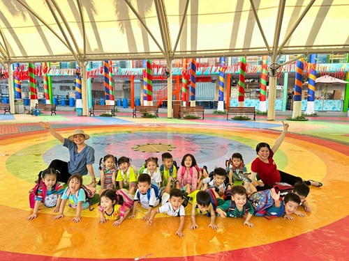 Hoạt động ngoại khóa tại Đầm Sen nước của các bé trường mầm non 8